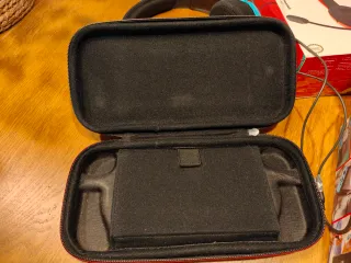 Nintendo Switch + Custodia e Cuffie