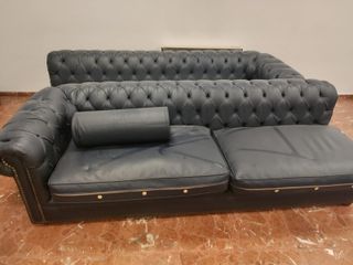 Sofá de piel Chester gris oscuro