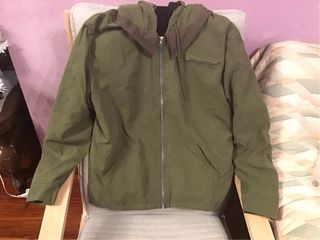 SE VENDE CAZADORA SIN ESTRENAR TALLA S