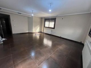 Casa pareada en venta en Centro en Cáceres