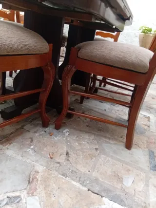 Mesa de comedor y 6 sillas" luis xv" más 1 silla