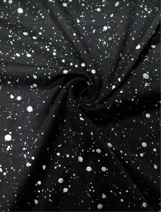 Vestido Negro con Detalles Plateados