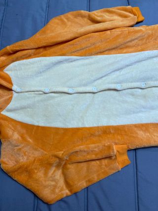 Pijama León Adulto Talla M cuerpo entero botonesco