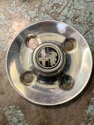 Set 2 Coppette Coprimozzo Alfa Romeo Giulia 2000