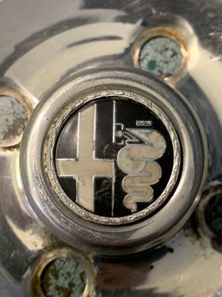 Set 2 Coppette Coprimozzo Alfa Romeo Giulia 2000