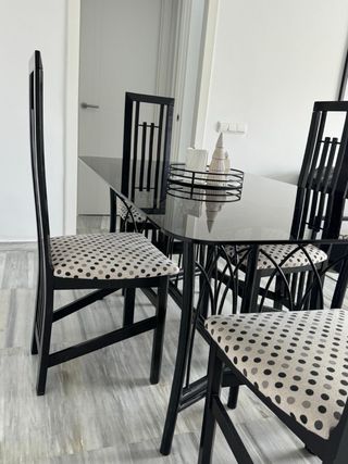 Mesa comedor cristal negro y 4 sillas