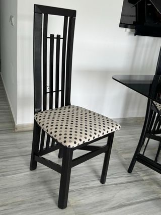 Mesa comedor cristal negro y 4 sillas