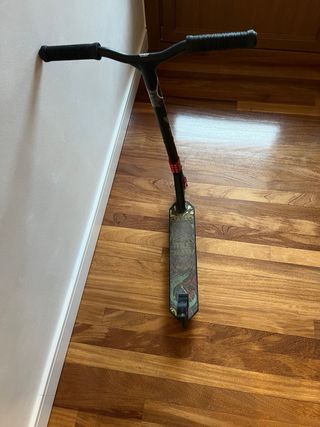 Patinete Oxelo Negro y Rojo