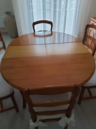 Mesa Comedor Redonda y 6 sillas madera maciza