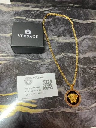 Collar Versace Medusa Negro Dorado Caja