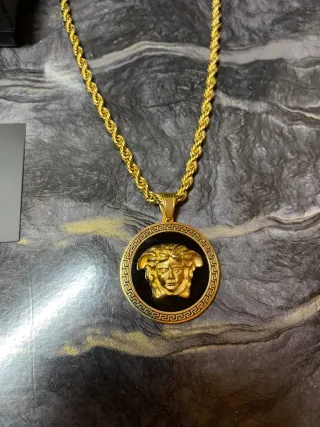 Collar Versace Medusa Negro Dorado Caja