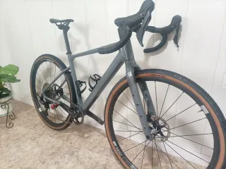 Bicicleta Gravel Carbono