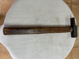 Martillo de carpintero antiguo
