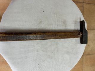 Martillo de carpintero antiguo