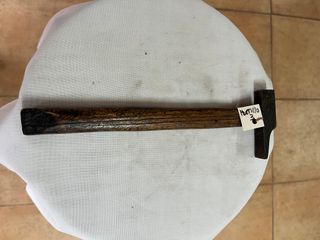 Martillo de carpintero antiguo