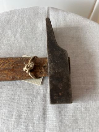 Martillo de carpintero antiguo