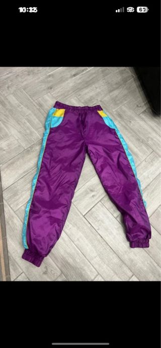 Pantaloni tuta viola e blu