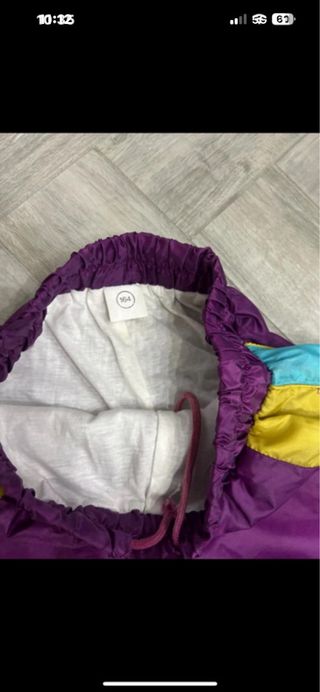 Pantaloni tuta viola e blu