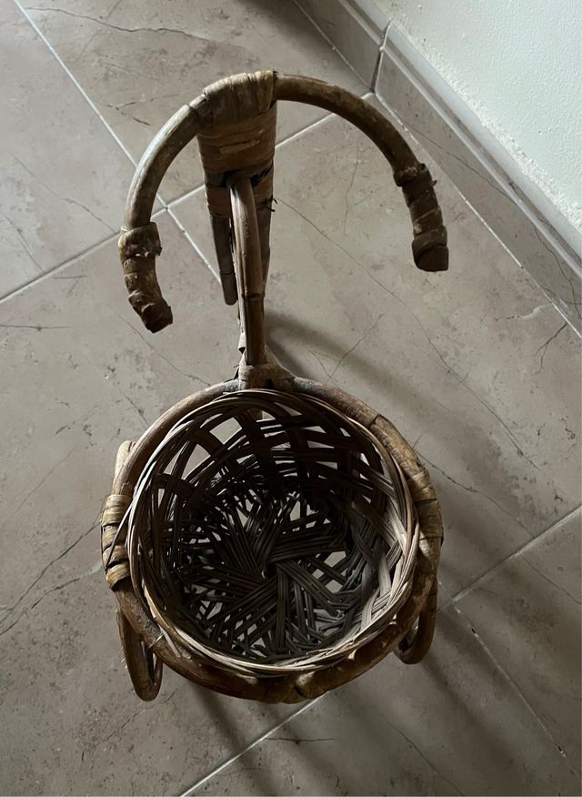 Triciclo Macetero Mimbre Cesta