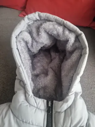 Chaqueta infantil gris y negra