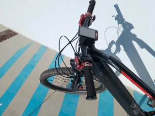 Bicicleta Eléctrica Montaña Negra