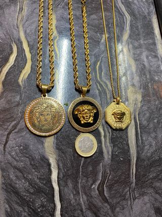 Collar Versace Dorado con Caja y Tarjeta