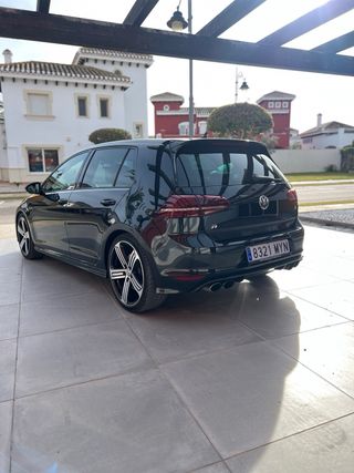 Volkswagen Golf R 2014