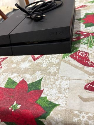PS4 (PlayStation 4) Negra + Mando + Juego