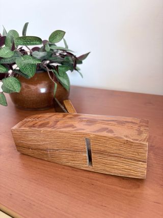 Cepillo de carpintero de madera