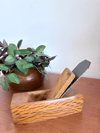 Cepillo de carpintero de madera