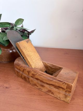 Cepillo de carpintero de madera