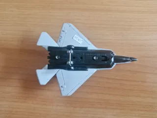 Aviones de juguete militares