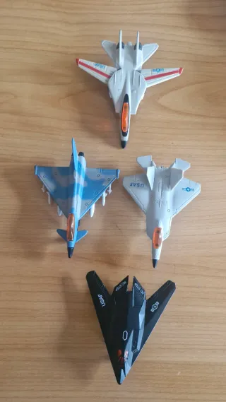 Aviones de juguete militares