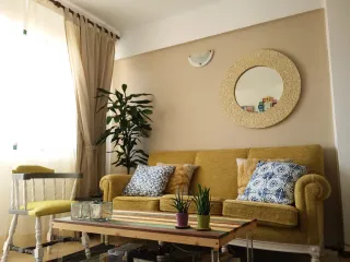 Sofá vintage tela y madera