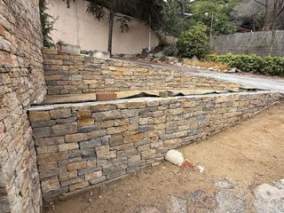 Colocación piedra natural e imitación