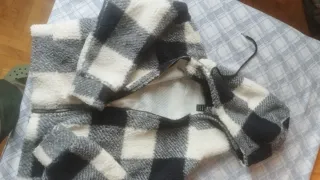 Abrigo de pelo cuadros blanco y negro