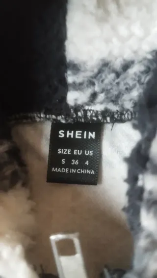 Abrigo de pelo cuadros blanco y negro