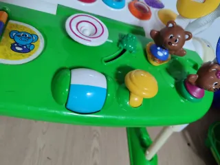 Mesa de actividades infantil
