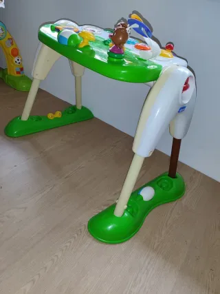 Mesa de actividades infantil