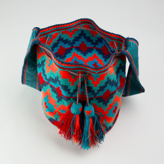Bolso Wayuu tejido a mano artesanal