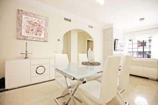 Piso en alquiler en Los Naranjos - Las Brisas en Marbella