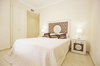 Piso en alquiler en Los Naranjos - Las Brisas en Marbella