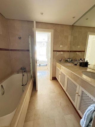 Piso en alquiler en Puerto Banús en Marbella