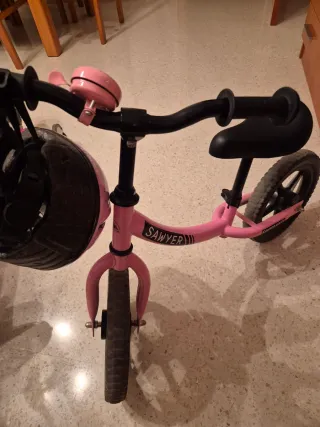 Bicicleta sin pedales rosa Sawyer