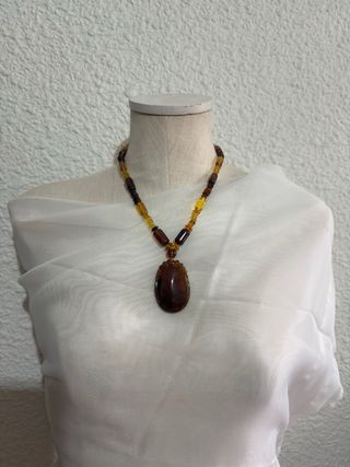 Collar de ámbar con colgante