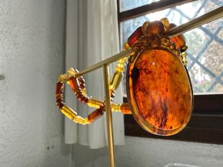 Collar de ámbar con colgante
