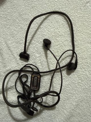 Auriculares Nokia antiguo con cable