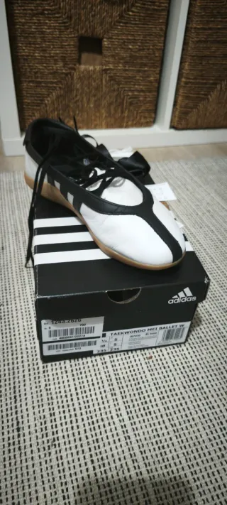 Adidas Taekwondo Zapatillas Blancas y Negras