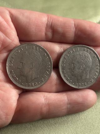 Monedas 100 pesetas y 25