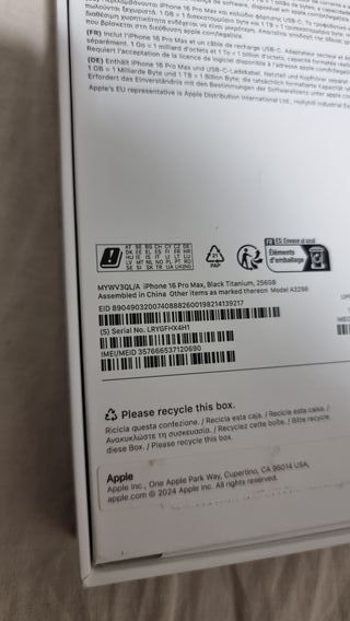 iPhone 16 Pro Max con factura